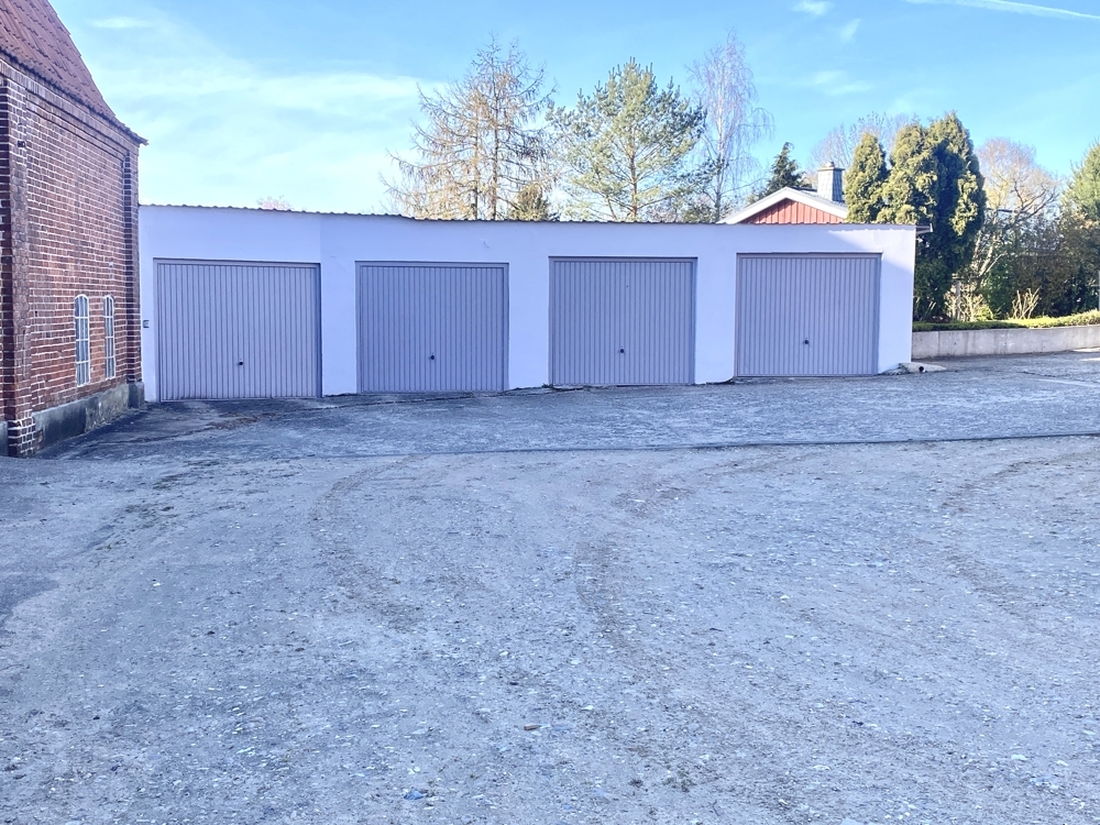 1 Garage u. St.-Platz