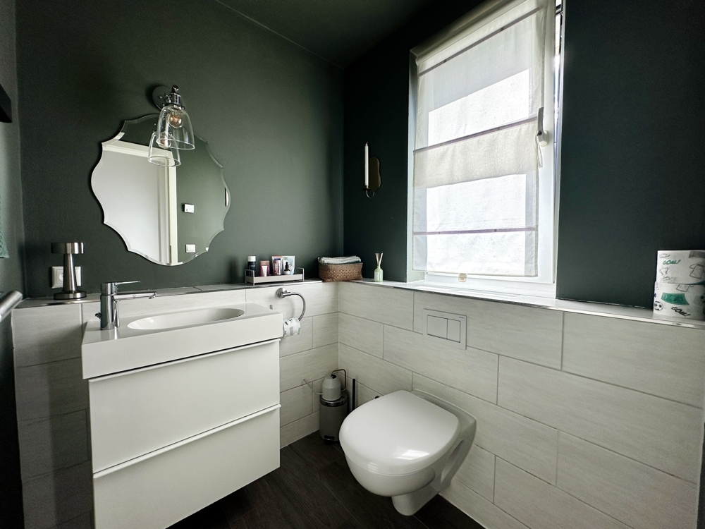 Gäste-WC im modernen Grün