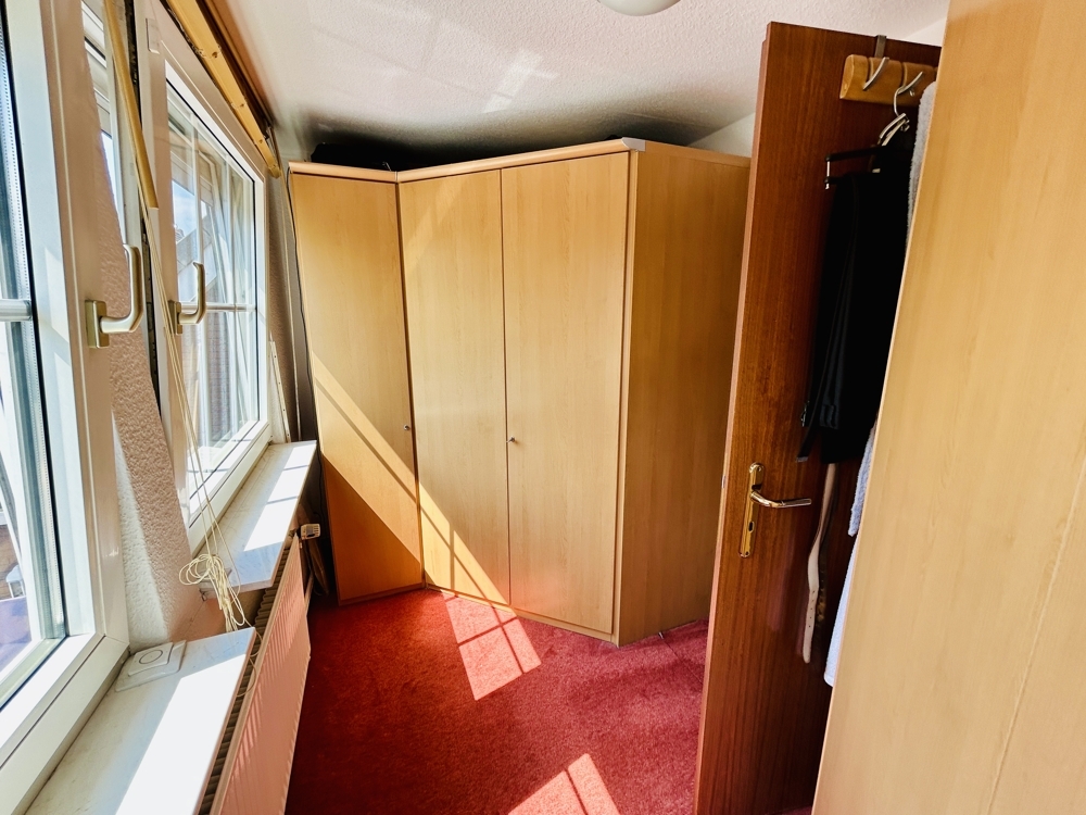 Ankleideraum zum Hauptschlafzimmer