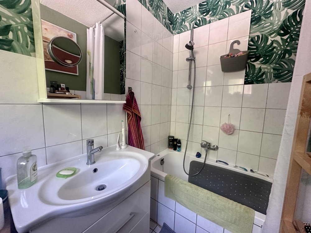 WE 1- Wannenbad mit Fenster