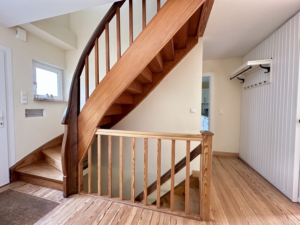 Ein Traum - die aufgearbeitete Treppe und Handläufe