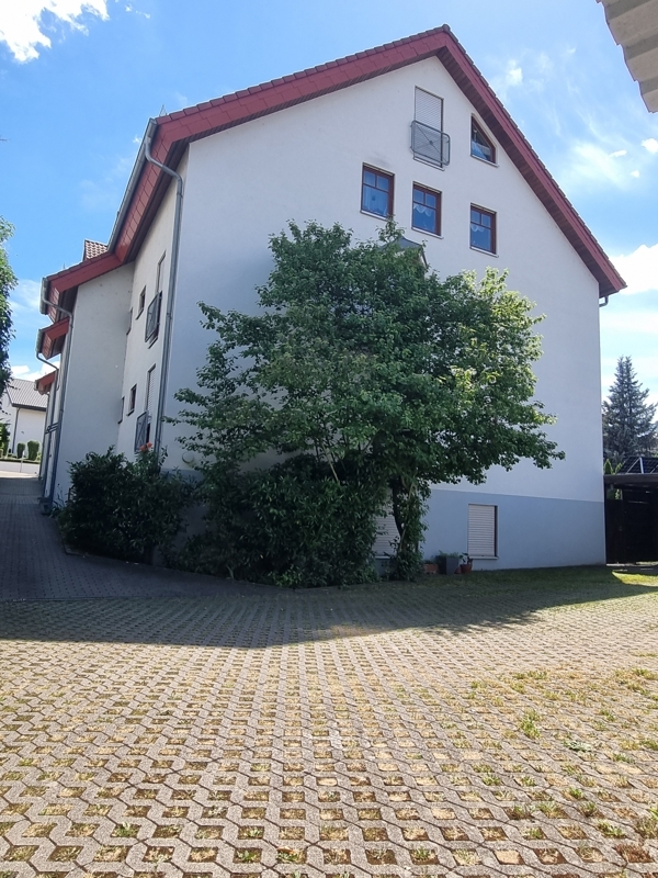 Straßenansicht von hinten
