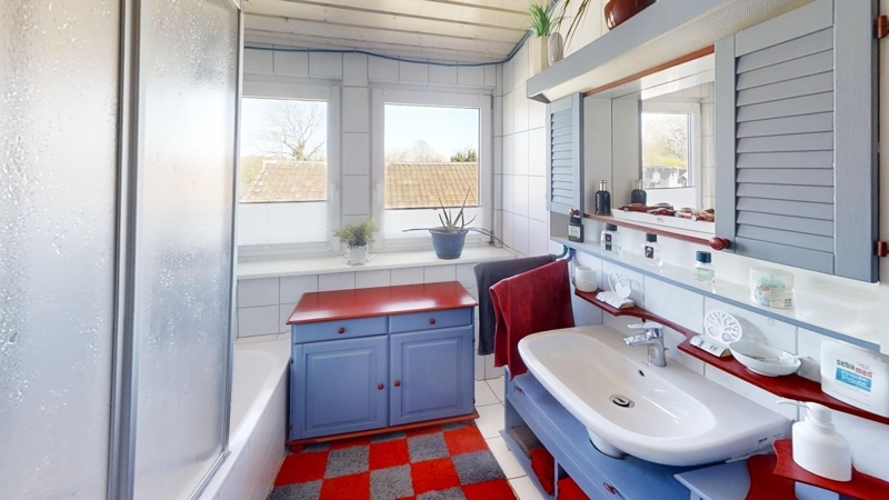Badezimmer im Dachgeschoss
