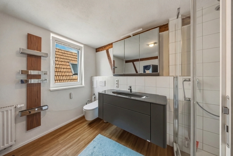 Modernes Badezimmer
