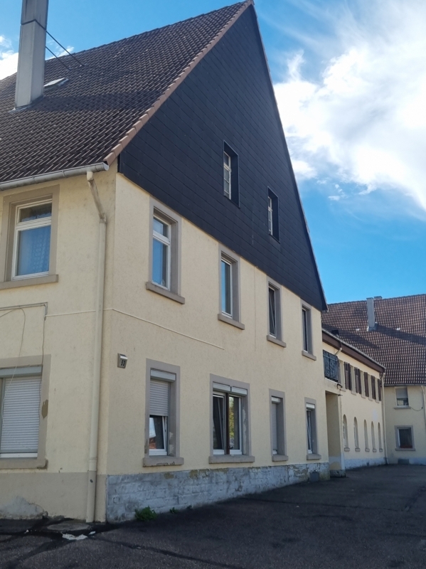 2ein Gebäudeflügel