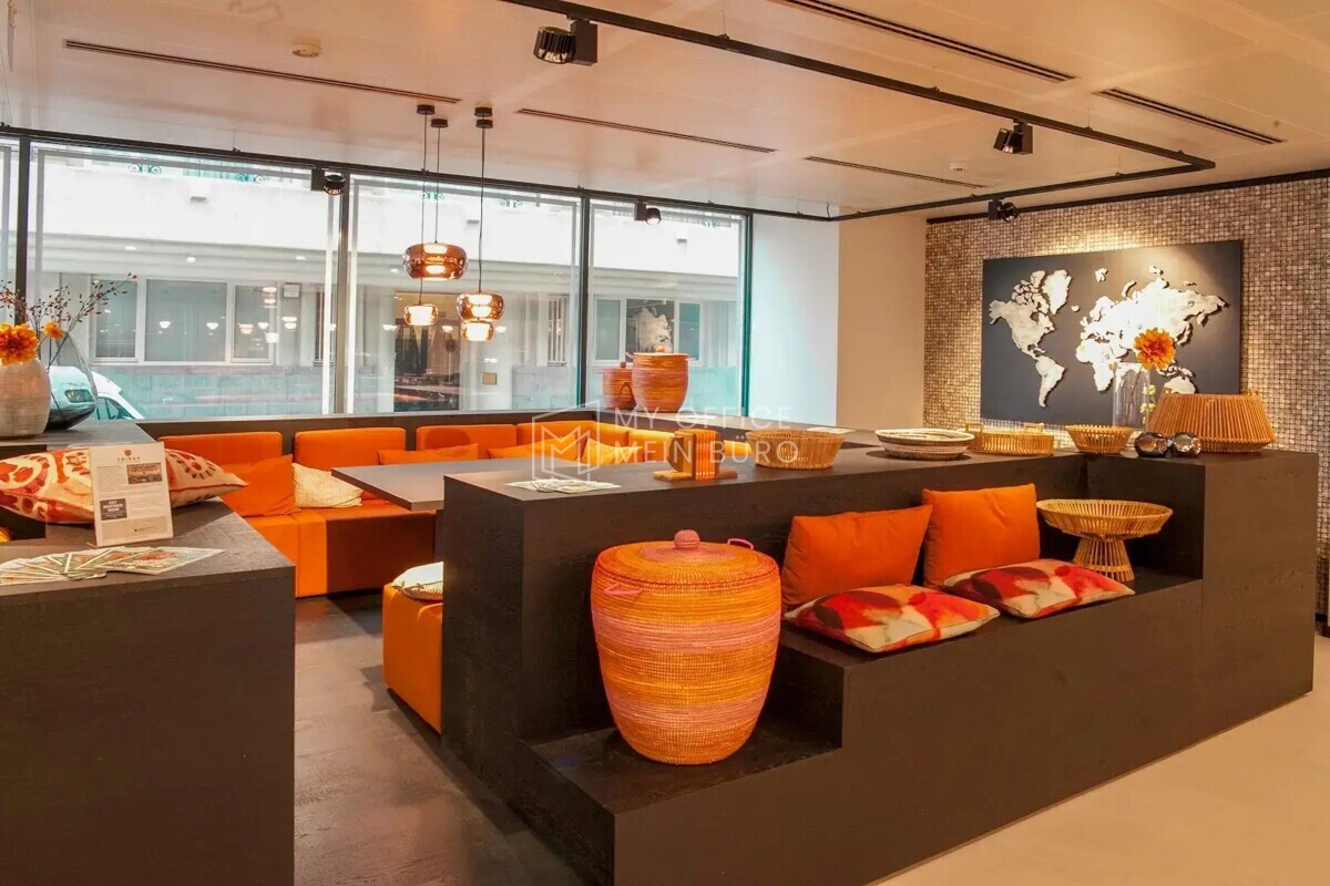 Lounge II