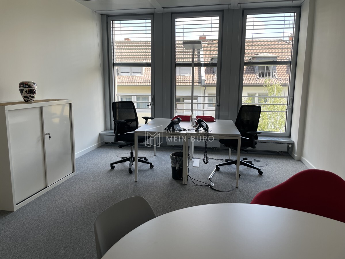 Doppelbüro mit Besprechungsecke