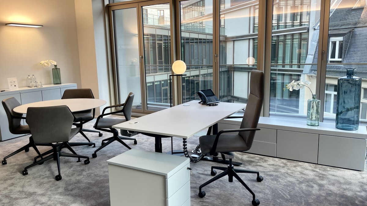 Büro mittelgroß 