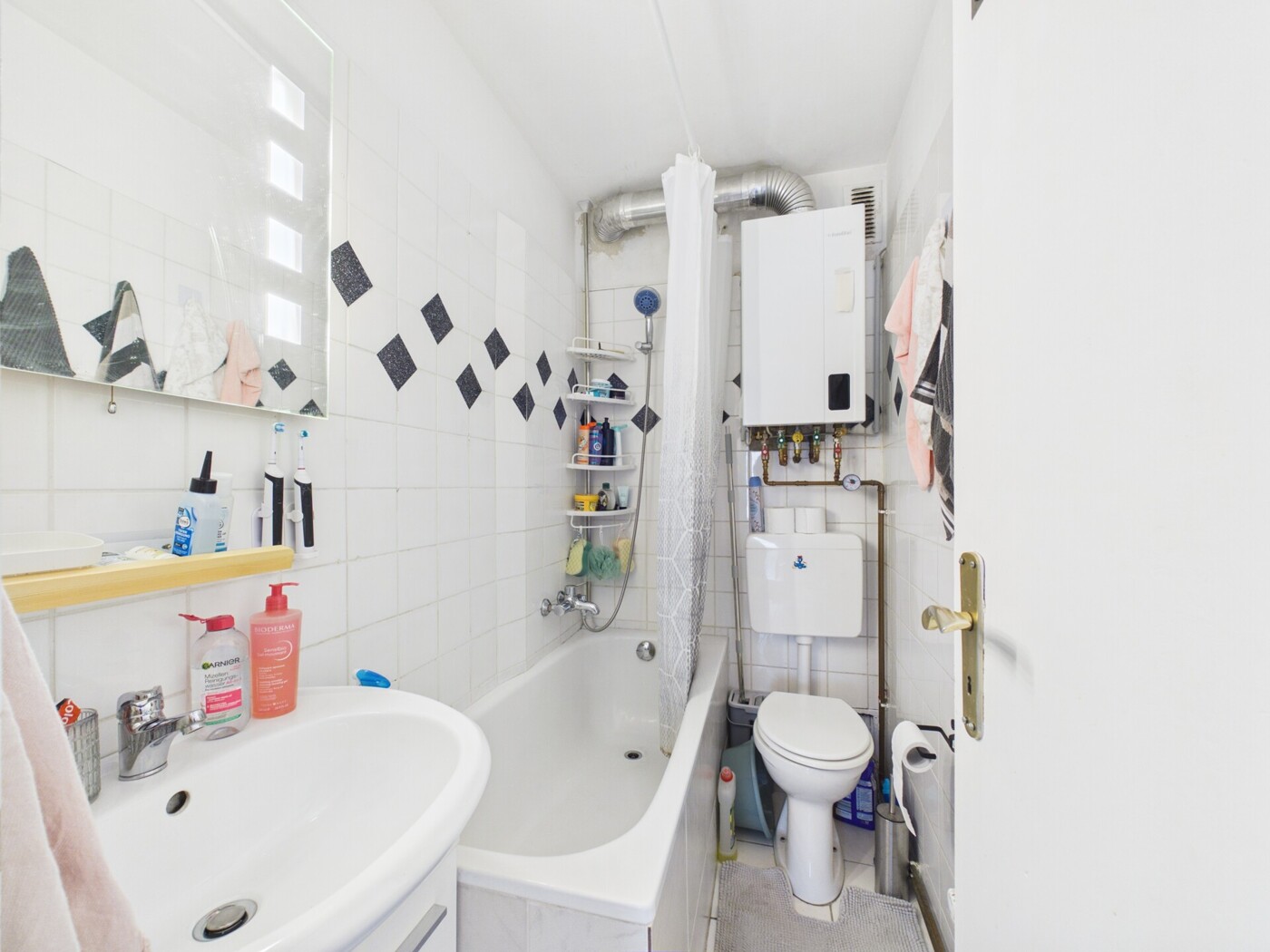 Badezimmer 2.jpg