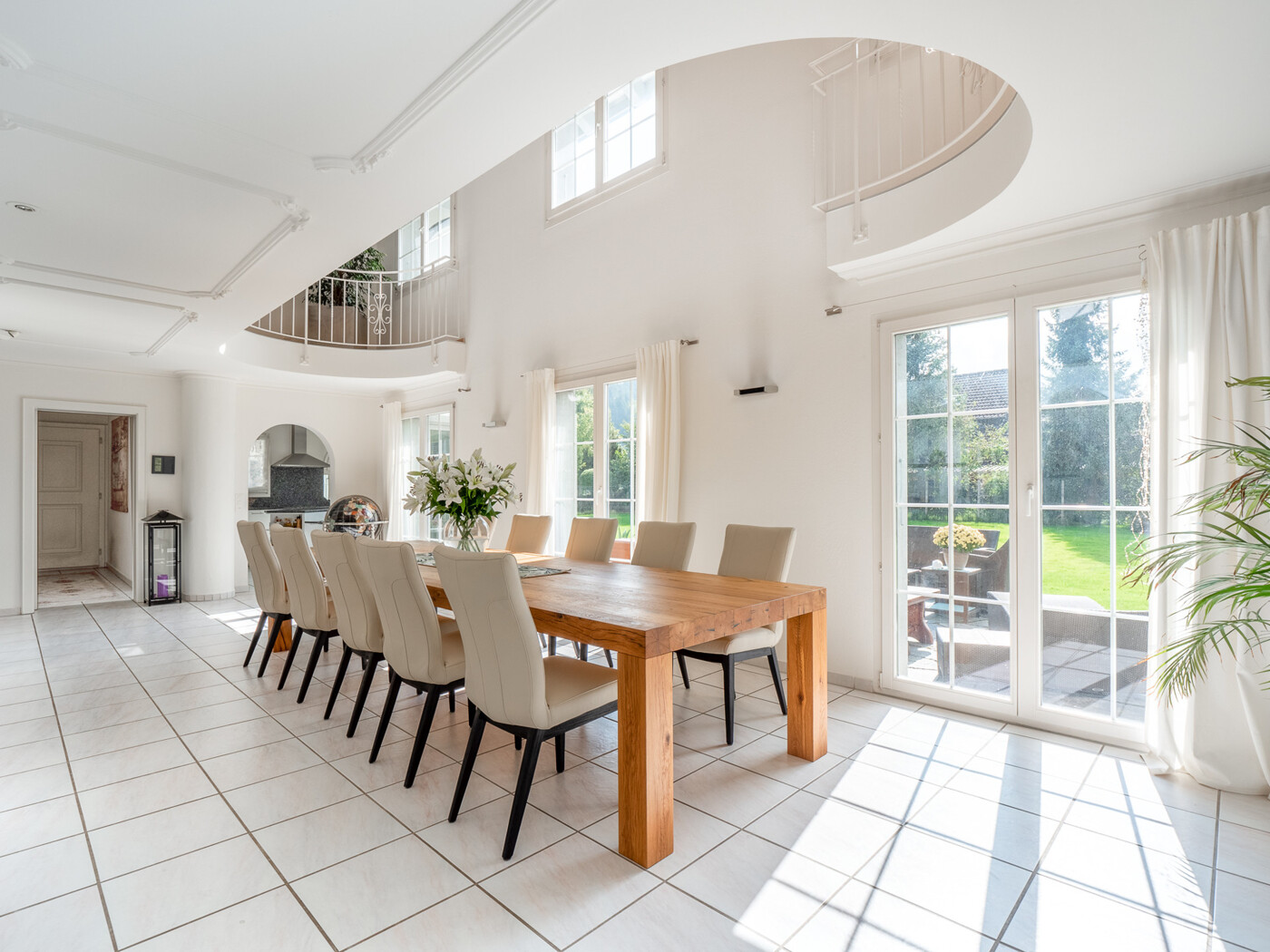 05_635_Eingangsbereich-Esstisch_Haus-Bennau