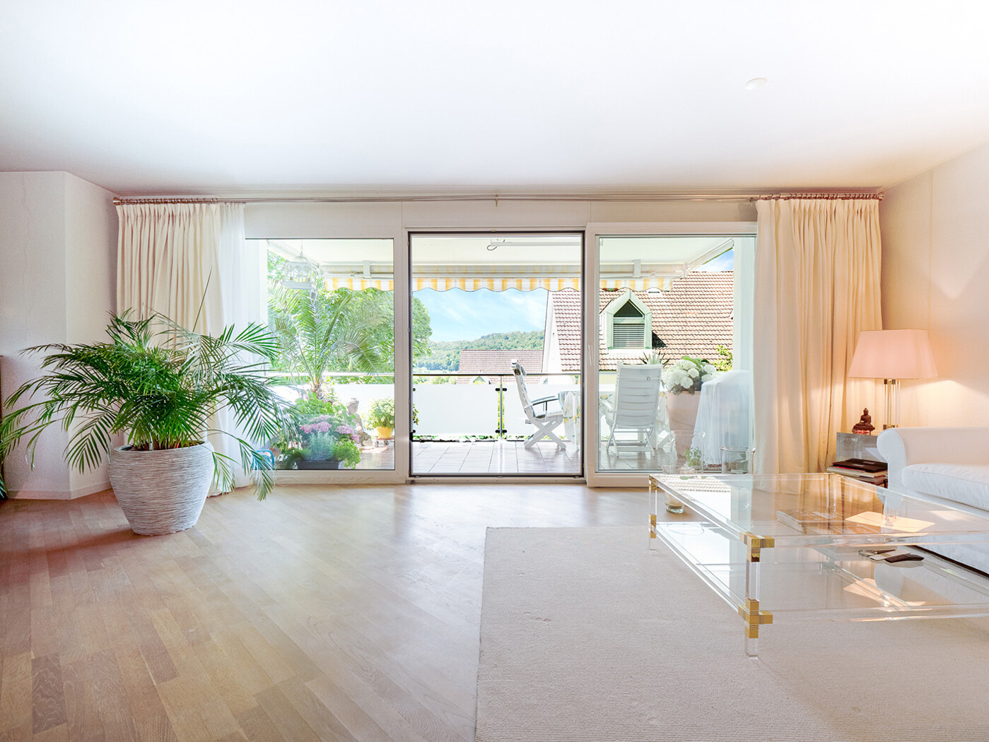 06_513_Wohnzimmer_Terrasse_Whg_Wettswil