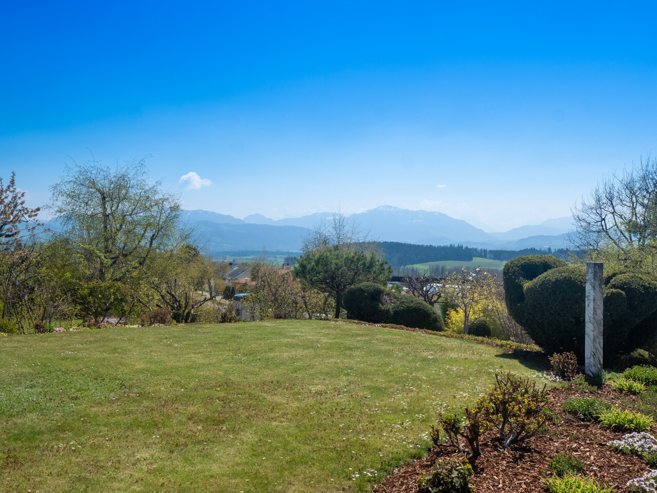 05_348_Panorama_Garten_Haus_Aeugst