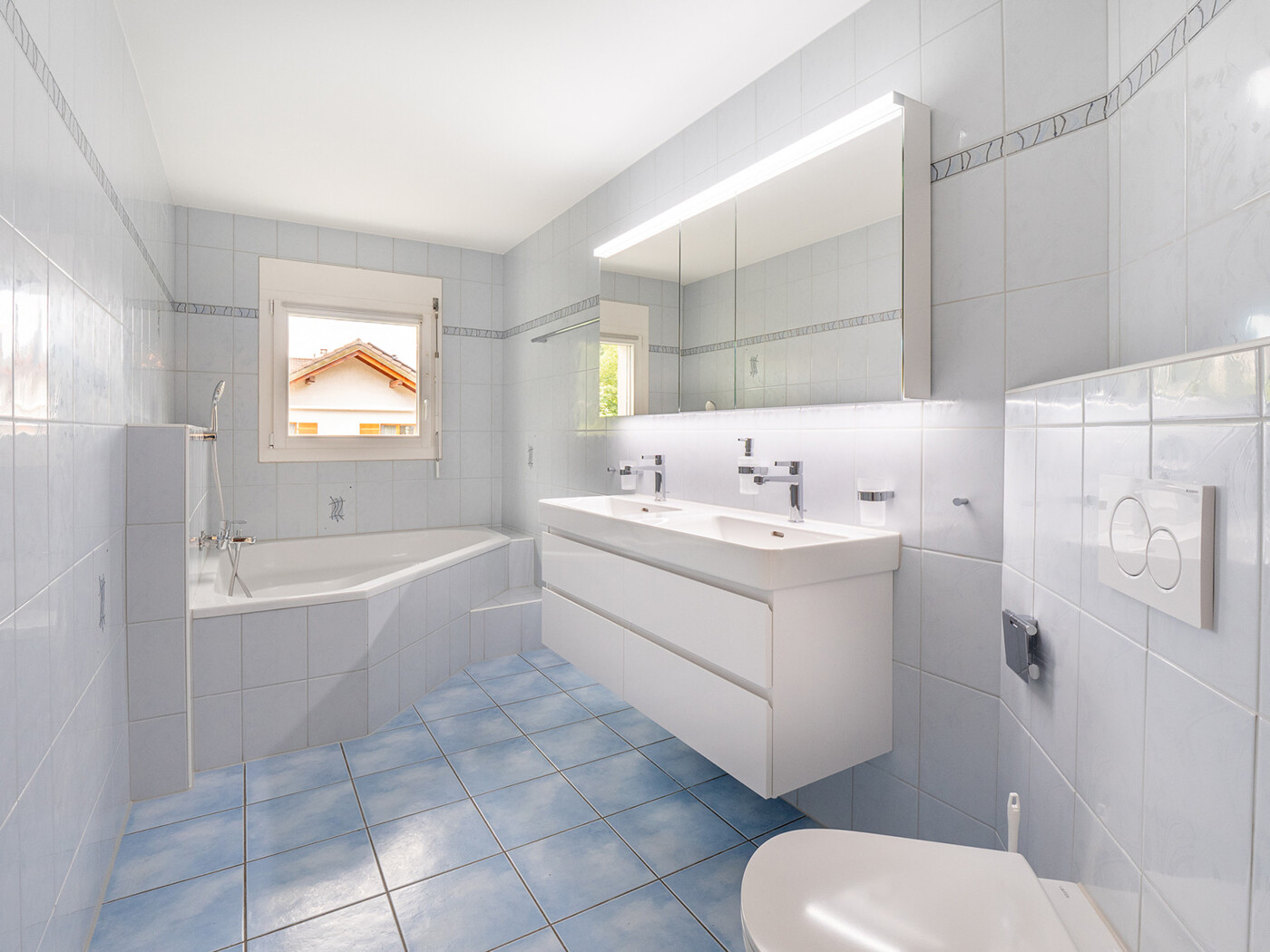 14.559_Badezimmer_Haus_Hölstein_28.07.2024_NSH