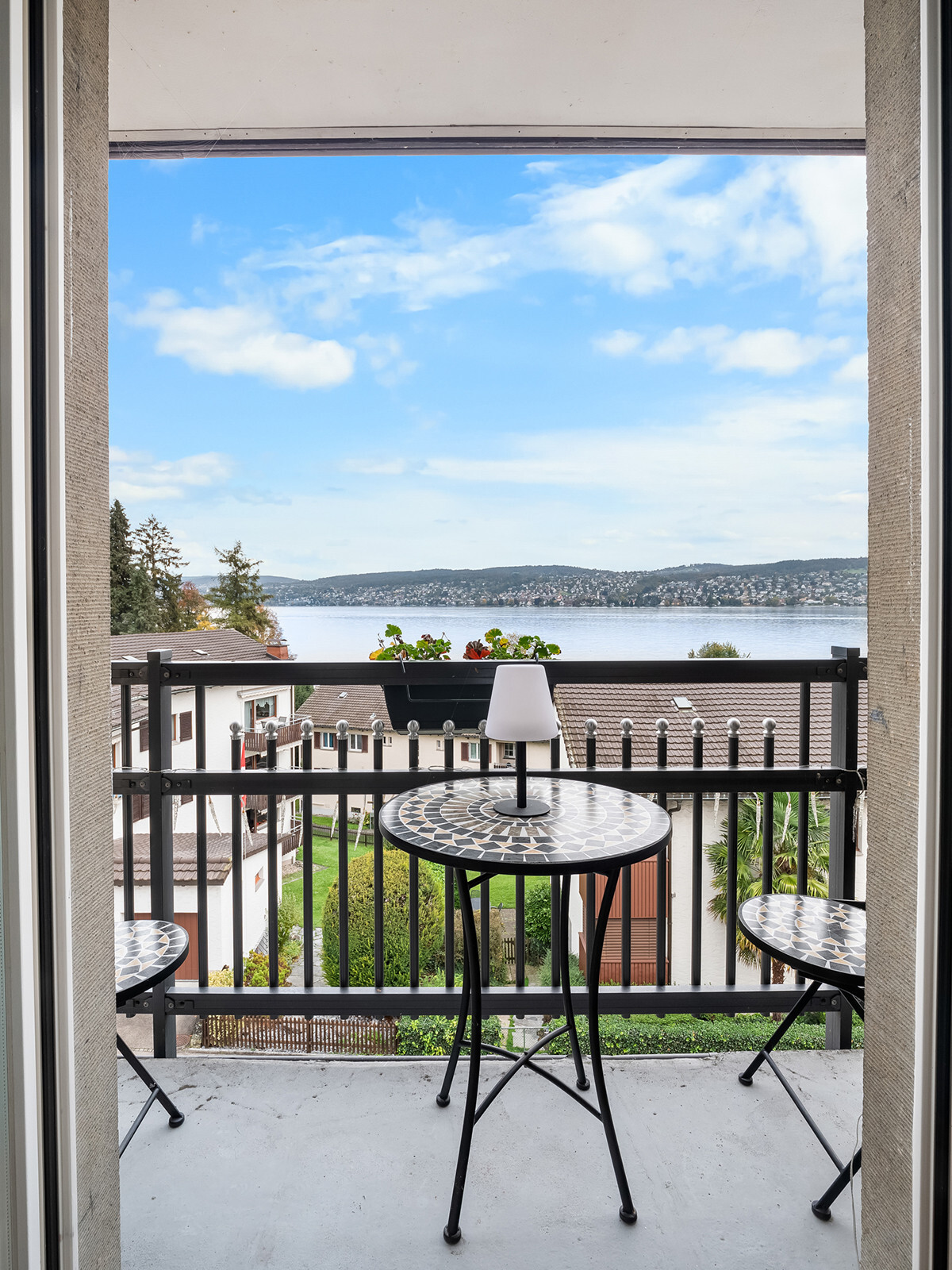 14.046 Mehrfamilien-Haus Rüschlikon 10.2024_NSH