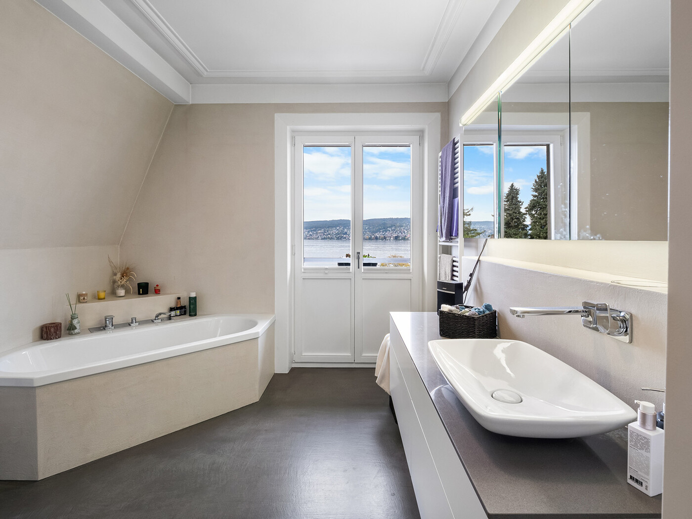 15.050 Mehrfamilien-Haus Rüschlikon 10.2024_NSH