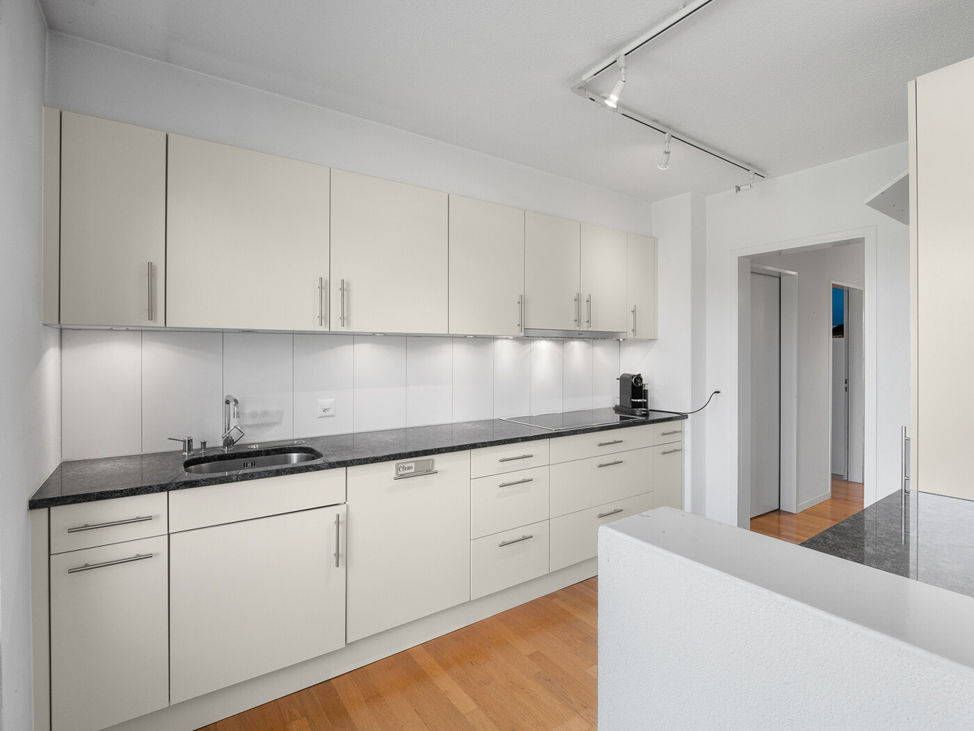 04.549_Küche_Whg_Oberrieden_03.2025_NSH