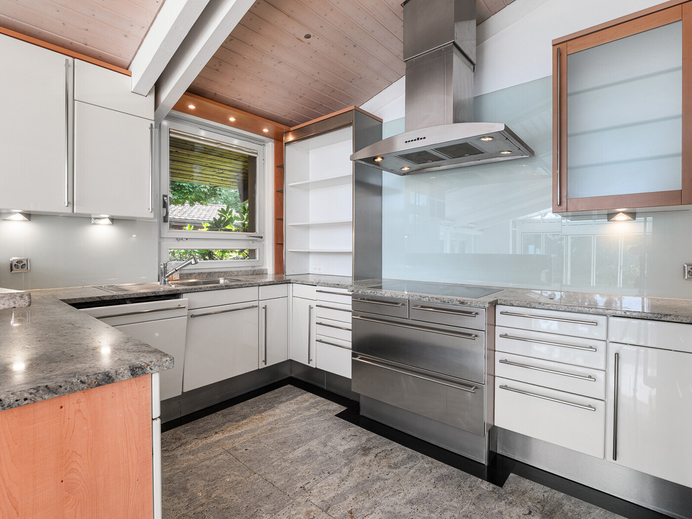 13.925_Haus Oetwil 09.2025_NSH