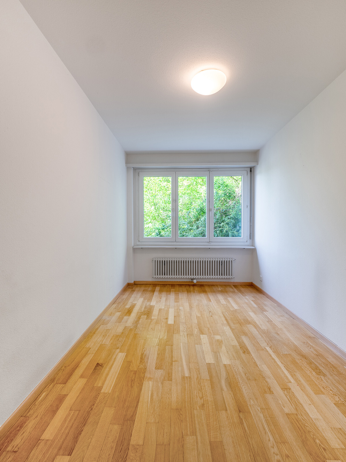 16.559_Schlafzimmer_Wohnung-Stallikon_30.04.2024_NSH