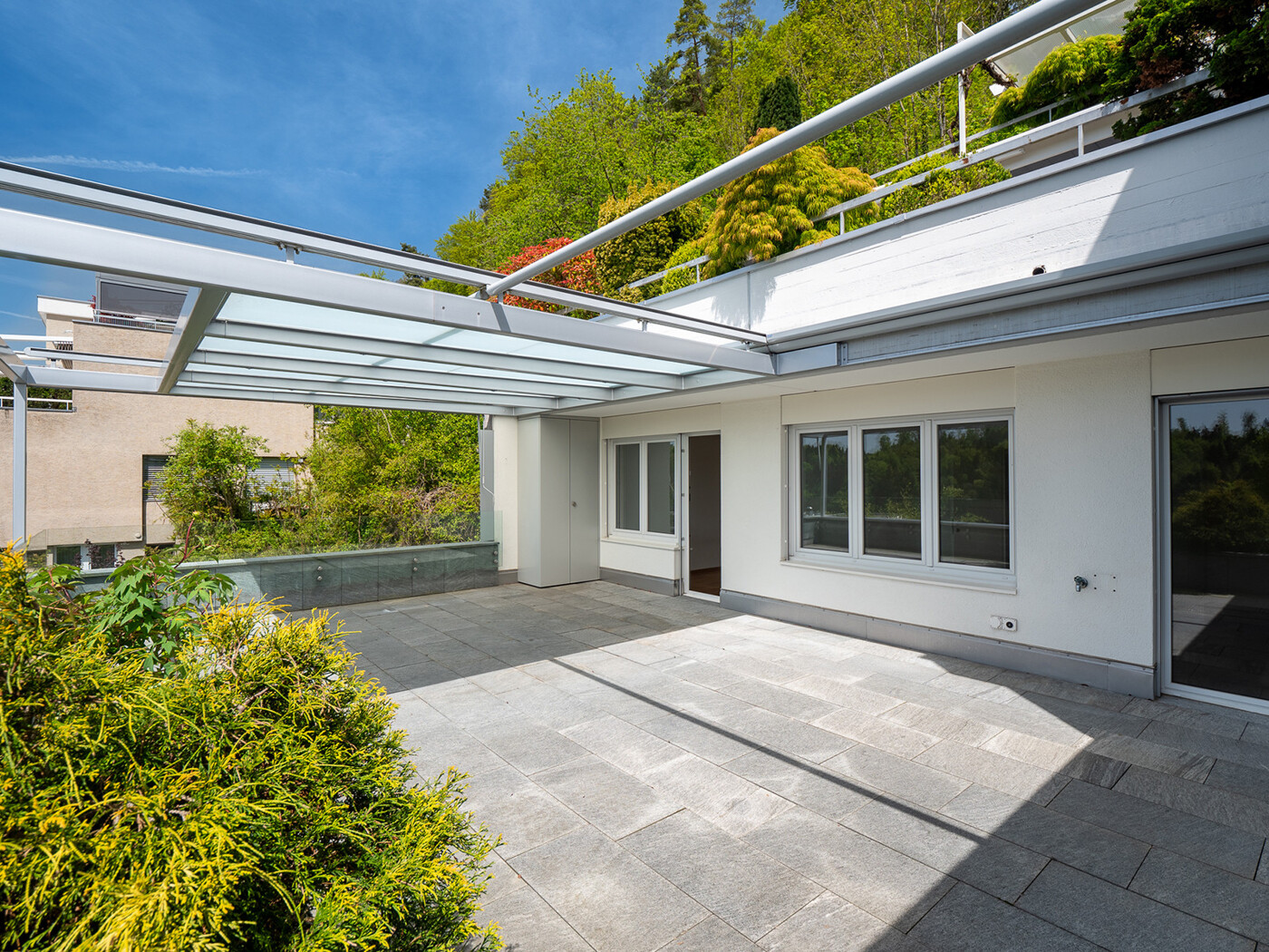 02.508_Terrasse_Zimmer_Wohnung-Stallikon_30.04.2024_NSH