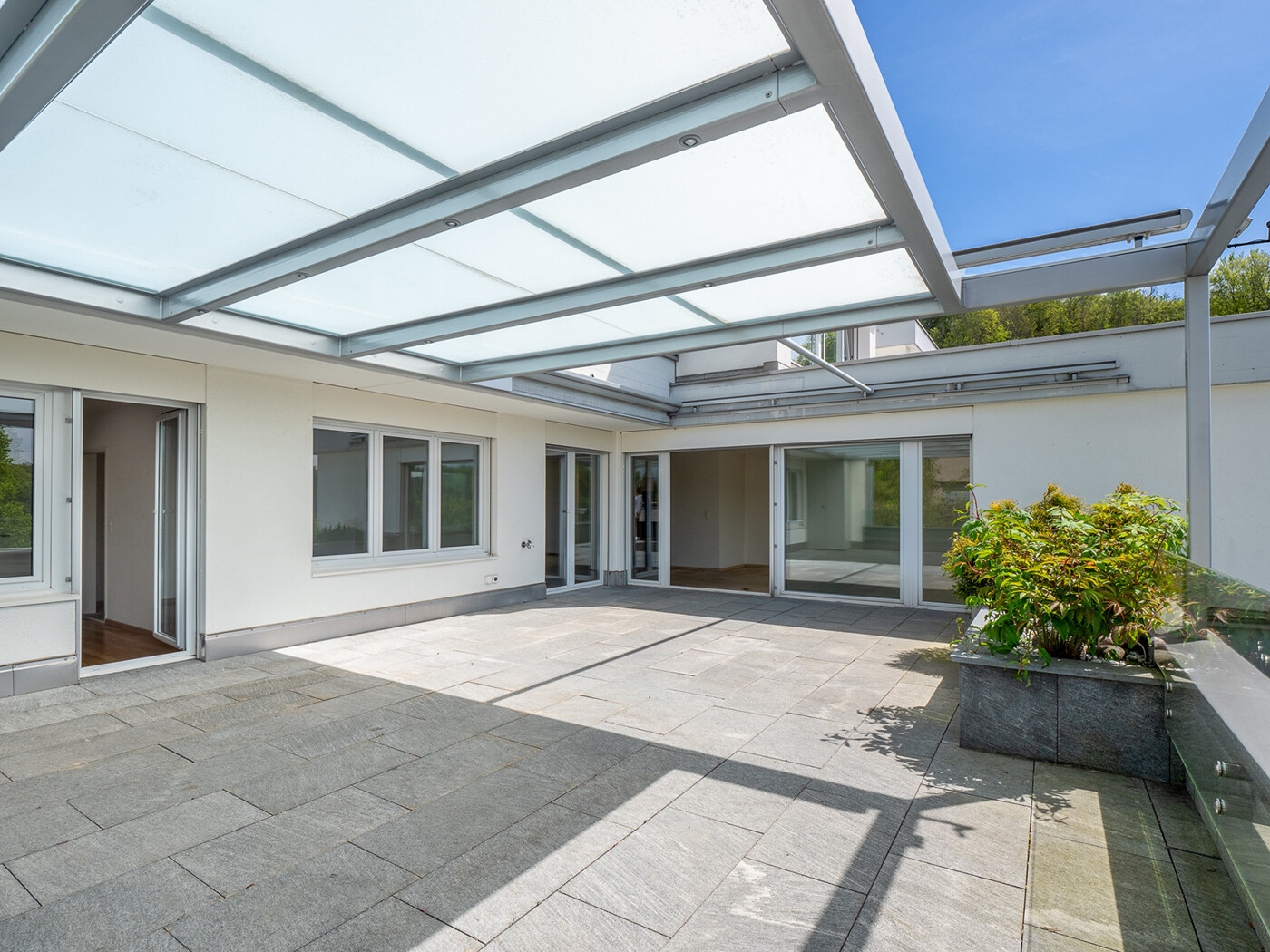 13.523_Terrasse_Wohnung-Stallikon_30.04.2024_NSH