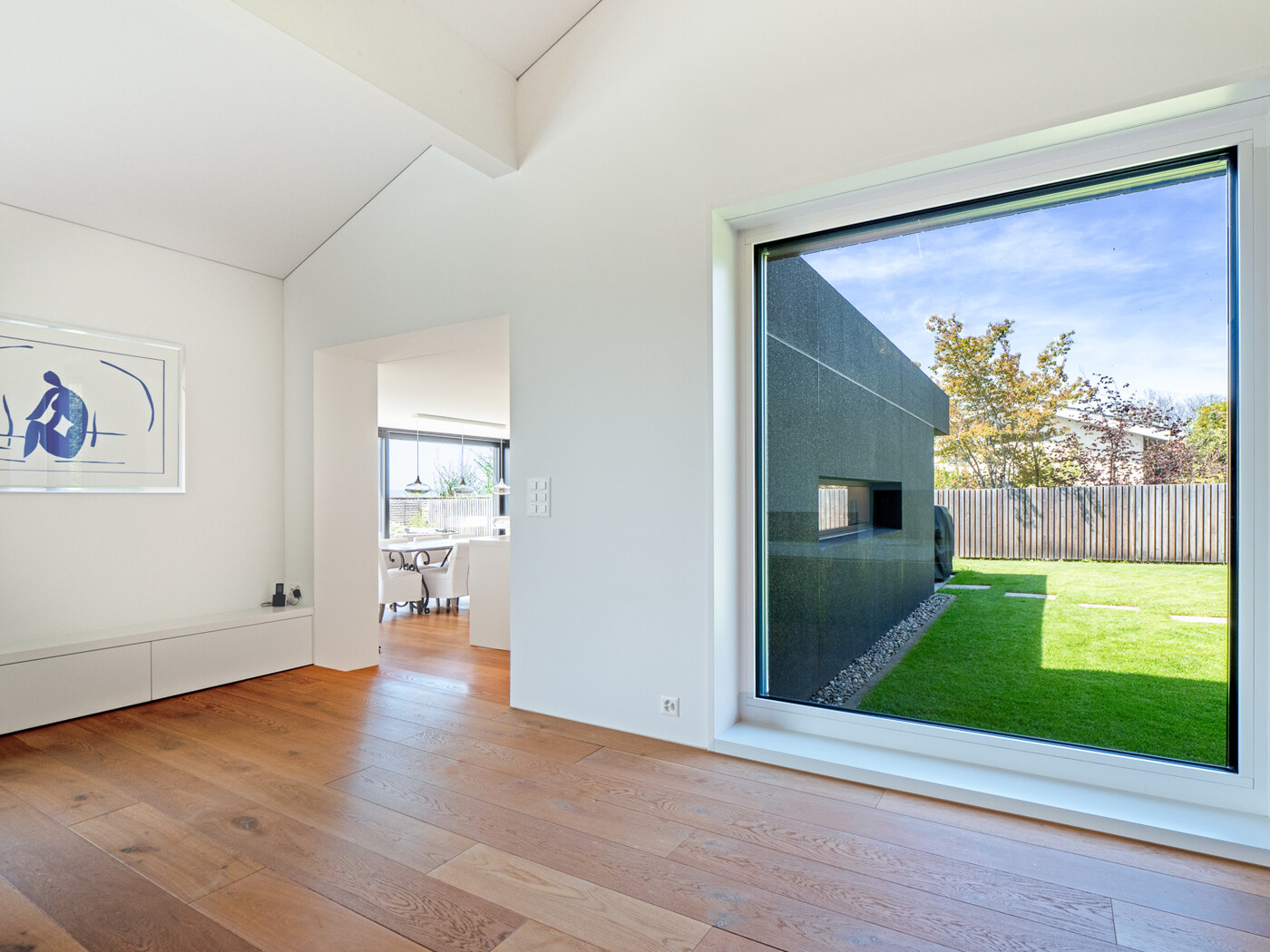 06. 532_Wohnzimmer-Ausblick_Kueche_Haus-Aeugst