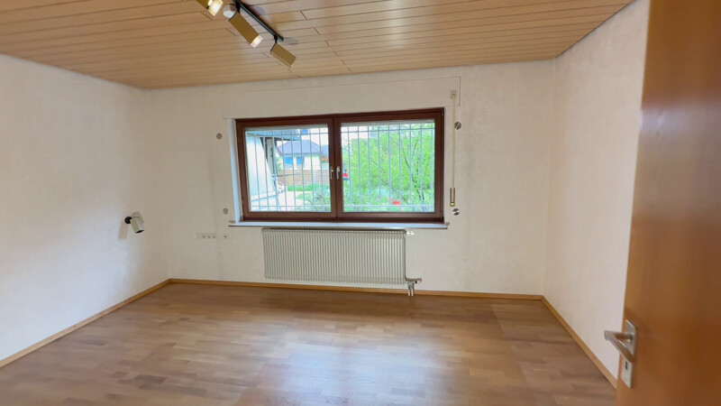 Frei: Schönes EFH mit 224 m² und 6,5 Zi.: Top für Familien und Pendler nach Stuttgart oder Karlsruhe
