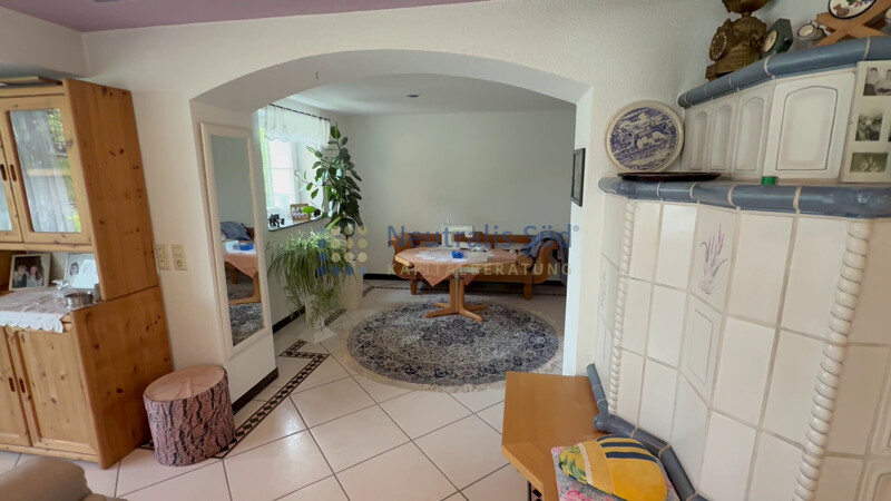 Sehr gepflegtes Bauernhaus mit wunderschönem Garten und Gartenhaus in Wolfegg, Landkreis Ravensburg