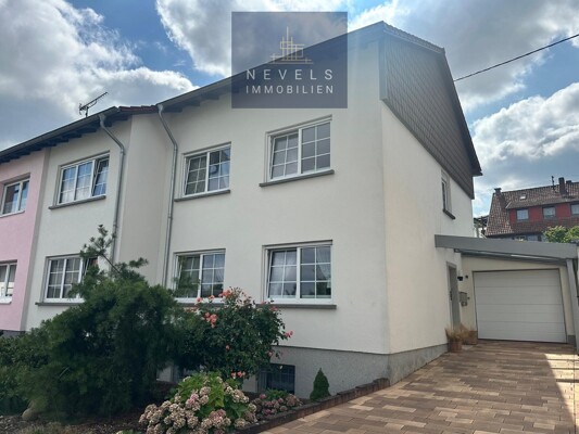 Hausfront inkl. Garage