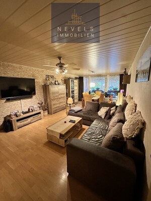 Wohn und Esszimmer  (2)