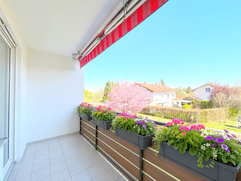 Großer gemütlicher Balkon