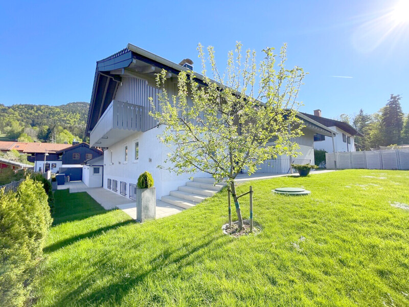 Anwesen auf sonnigem Süd-Grundstück