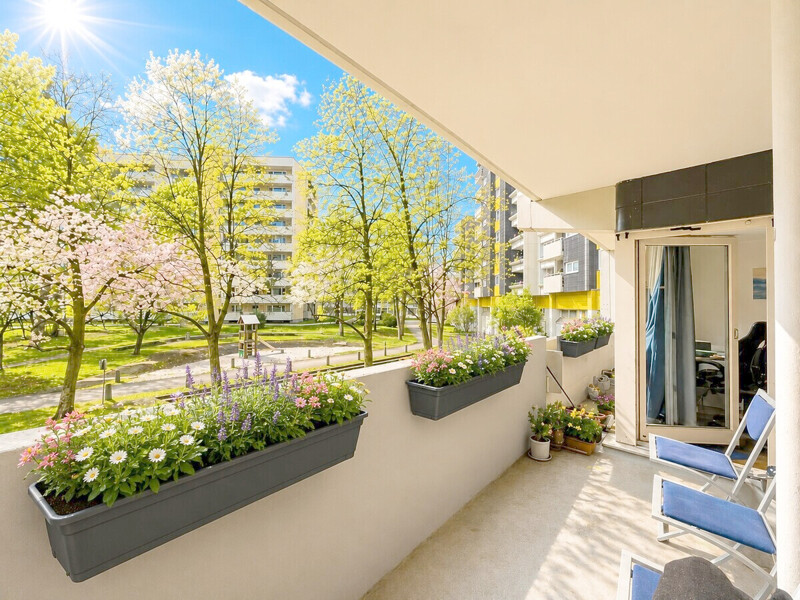 Sonniger Südwest-Balkon für beide Zimmer