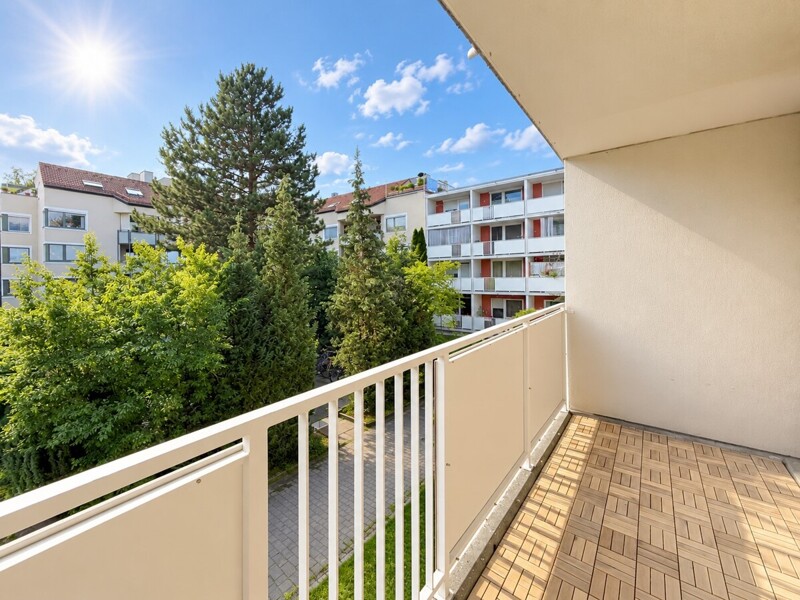 Sehr schöner großer West-Balkon