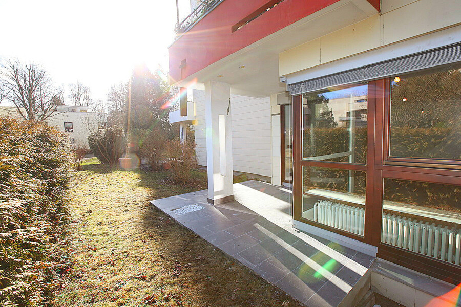 Schöner Garten nach Süden