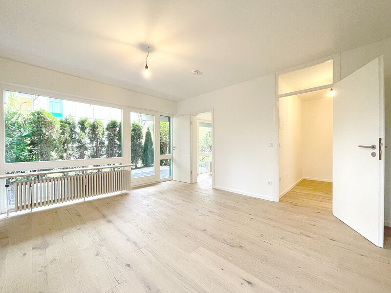 Großzügiges helles Wohnzimmer