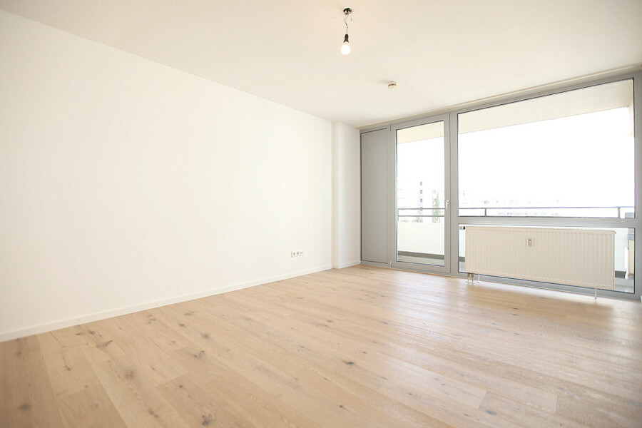 Geräumiges Wohnzimmer