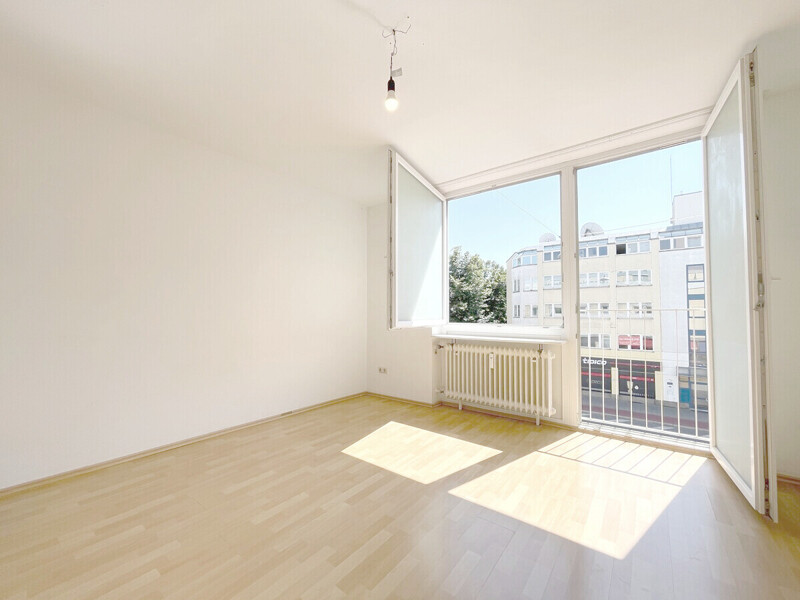 Große Fensterfront zum Öffnen