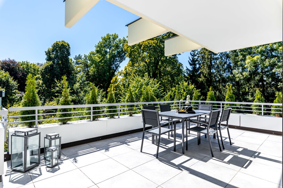 Groß und uneinsehbar und grün