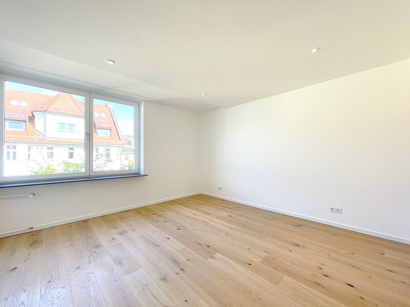 Großer heller Wohnraum