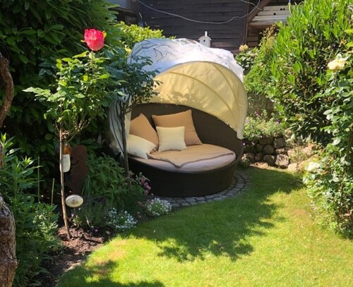 Rasenfläche mit Rabatten - Kopie