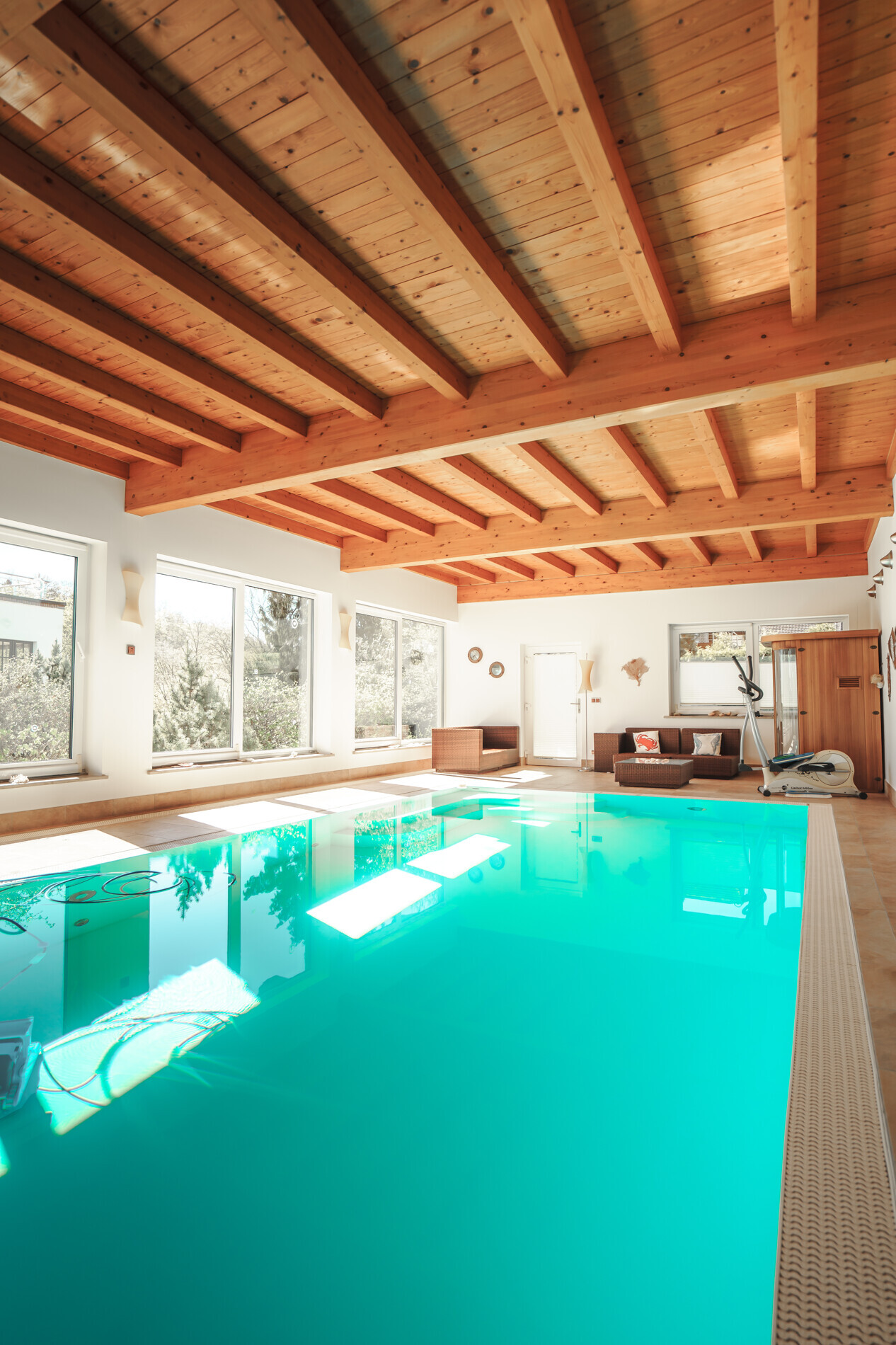 Schwimmbecken mit Gegenstromanlage