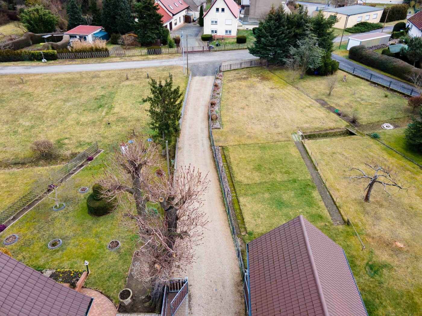 großzügige Einfahrt