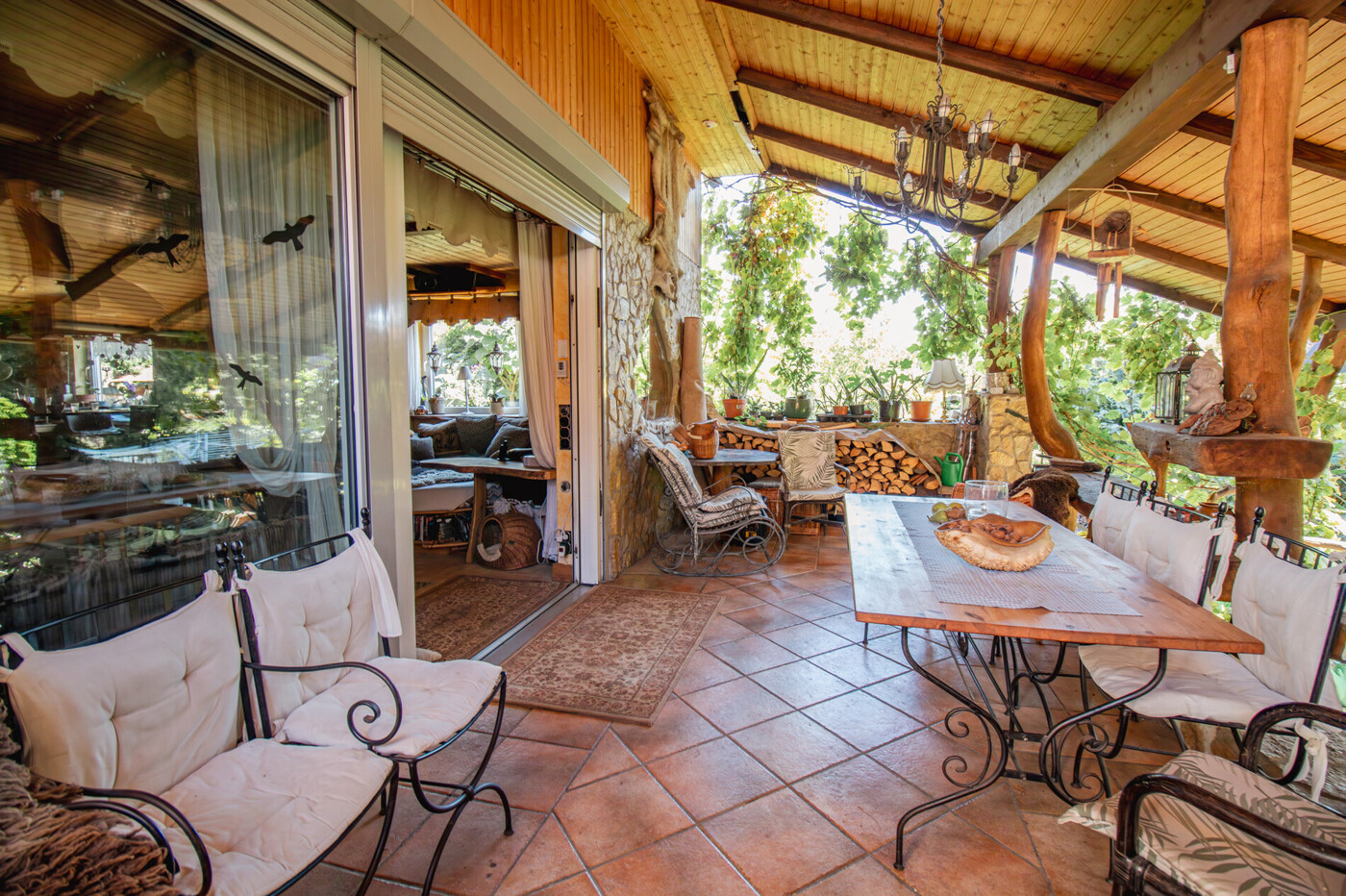 schöner Terrassenbereich-1