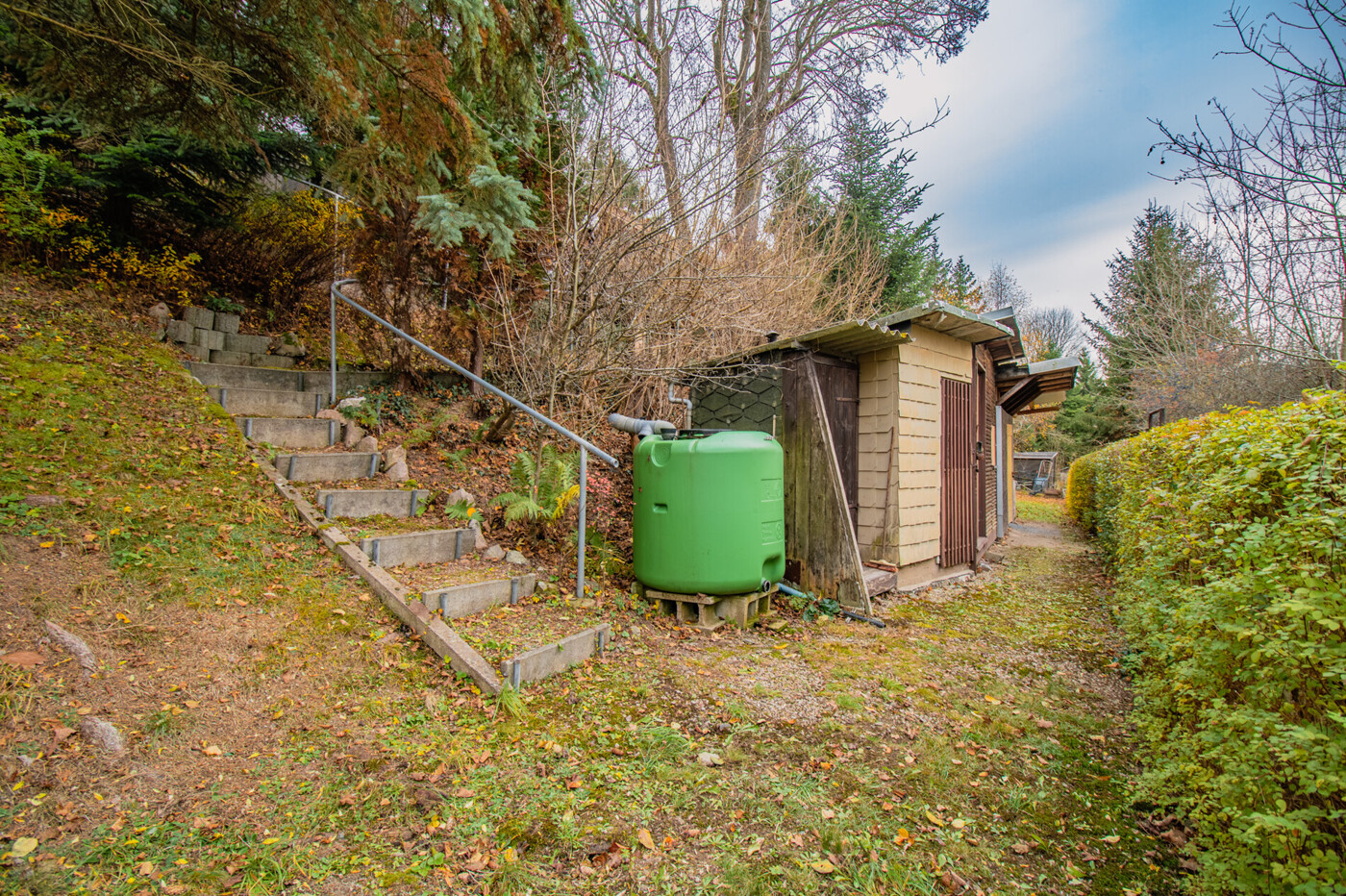 Nebengelass und Wasserfass-1