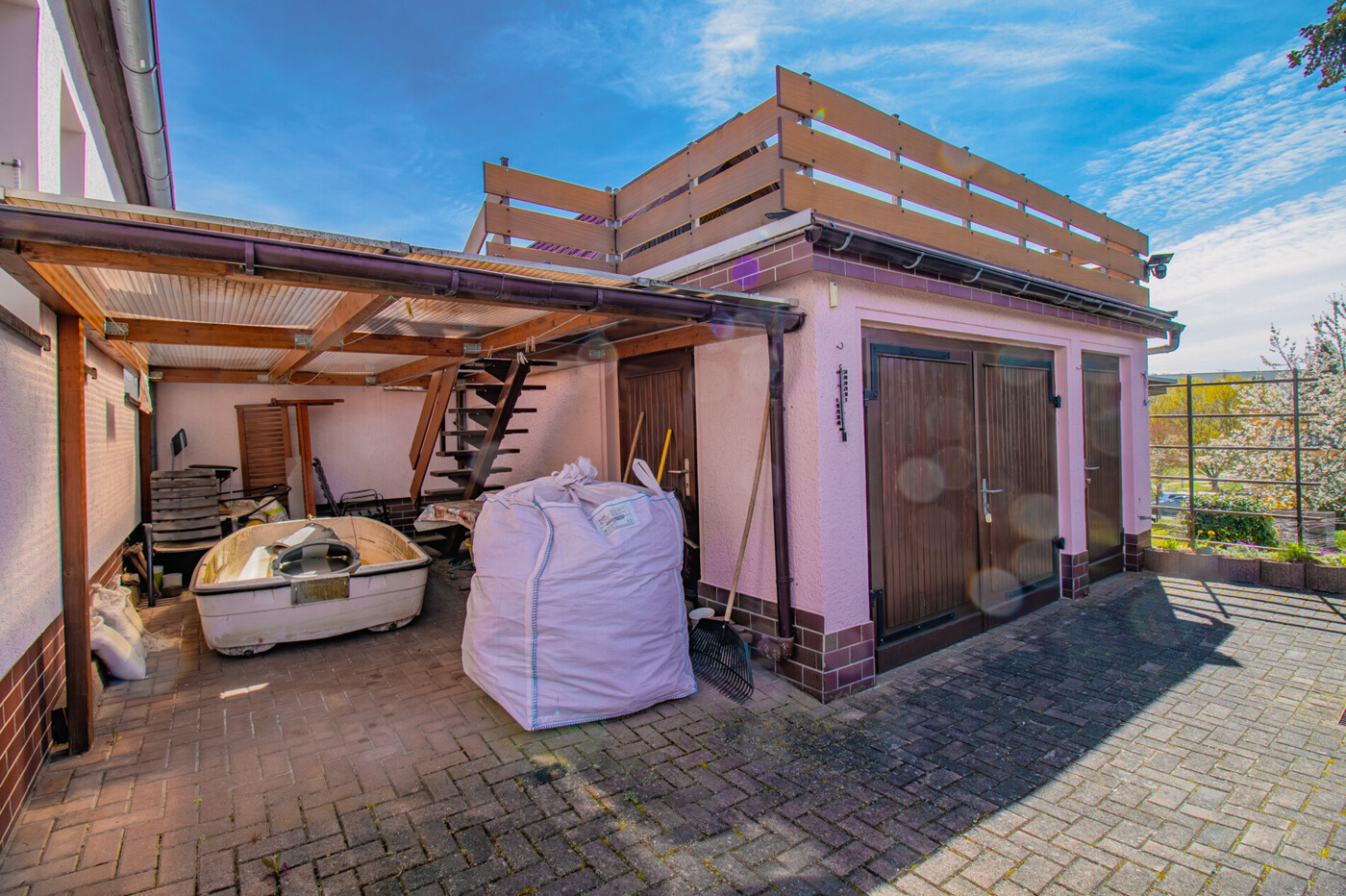 Garage und Carport