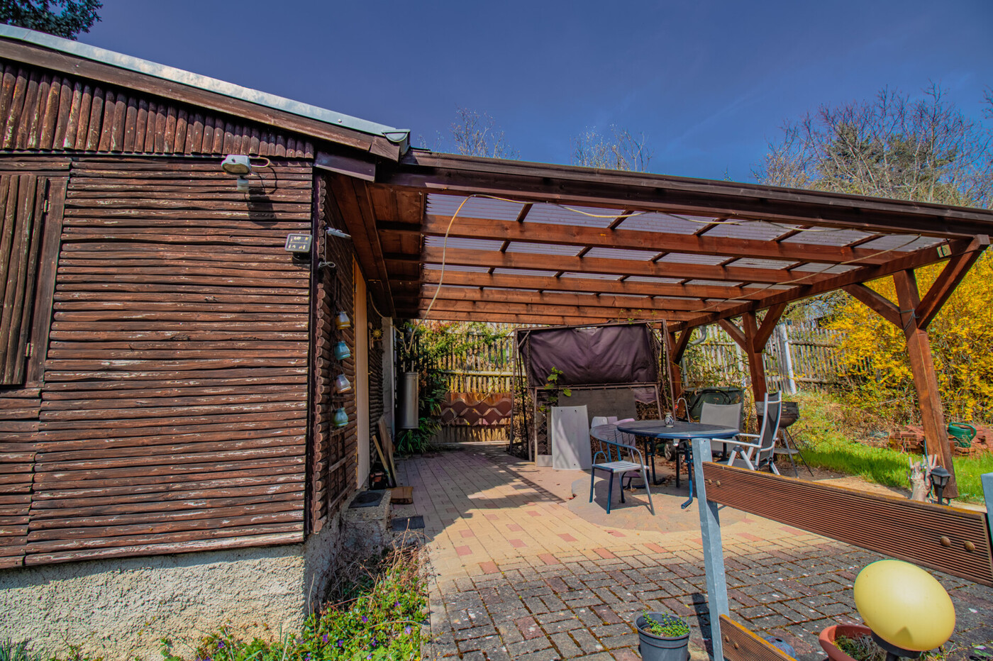 überdachte Terrasse