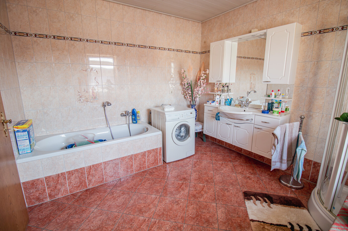EG-Badezimmer Badewanne