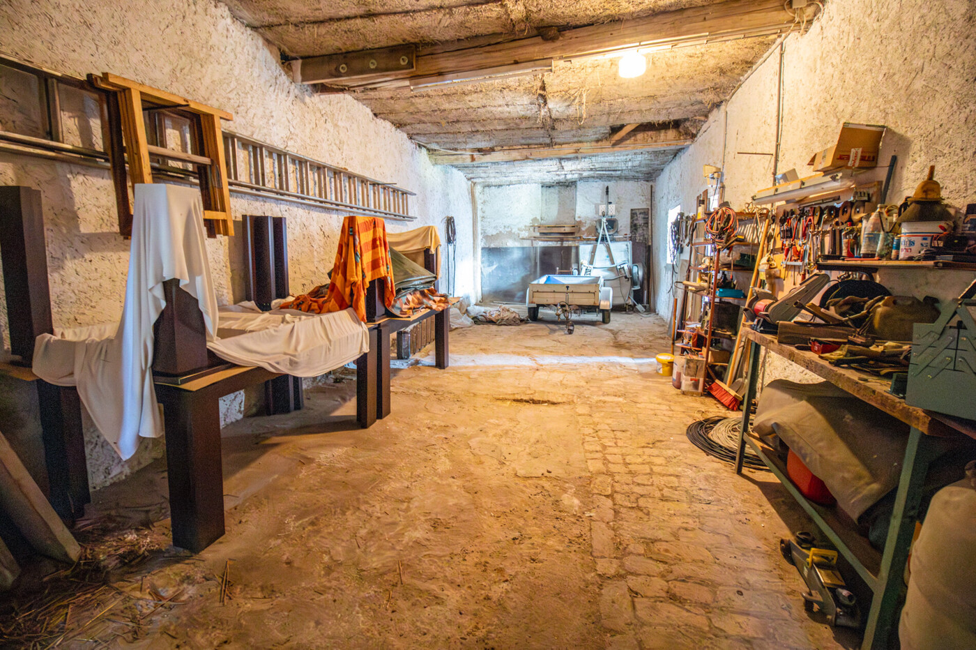 große Garage oder Werkstatt