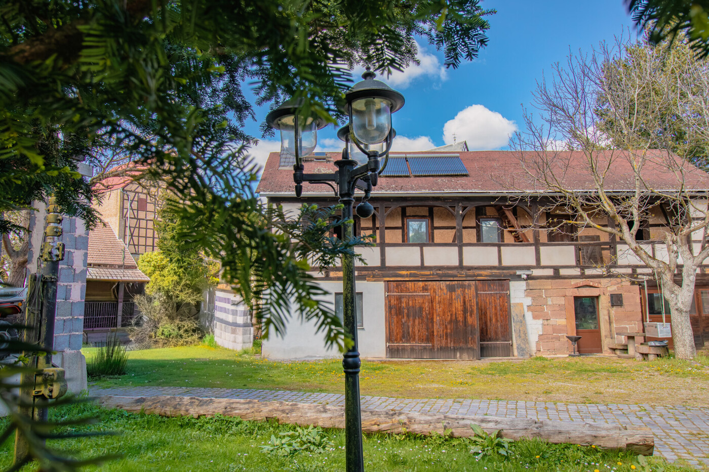 Innenhof und Nebengelass-2