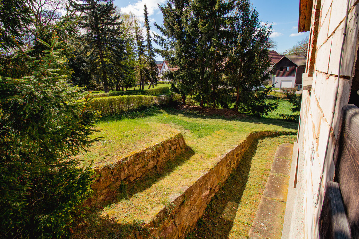 Bereich hinter dem Haus